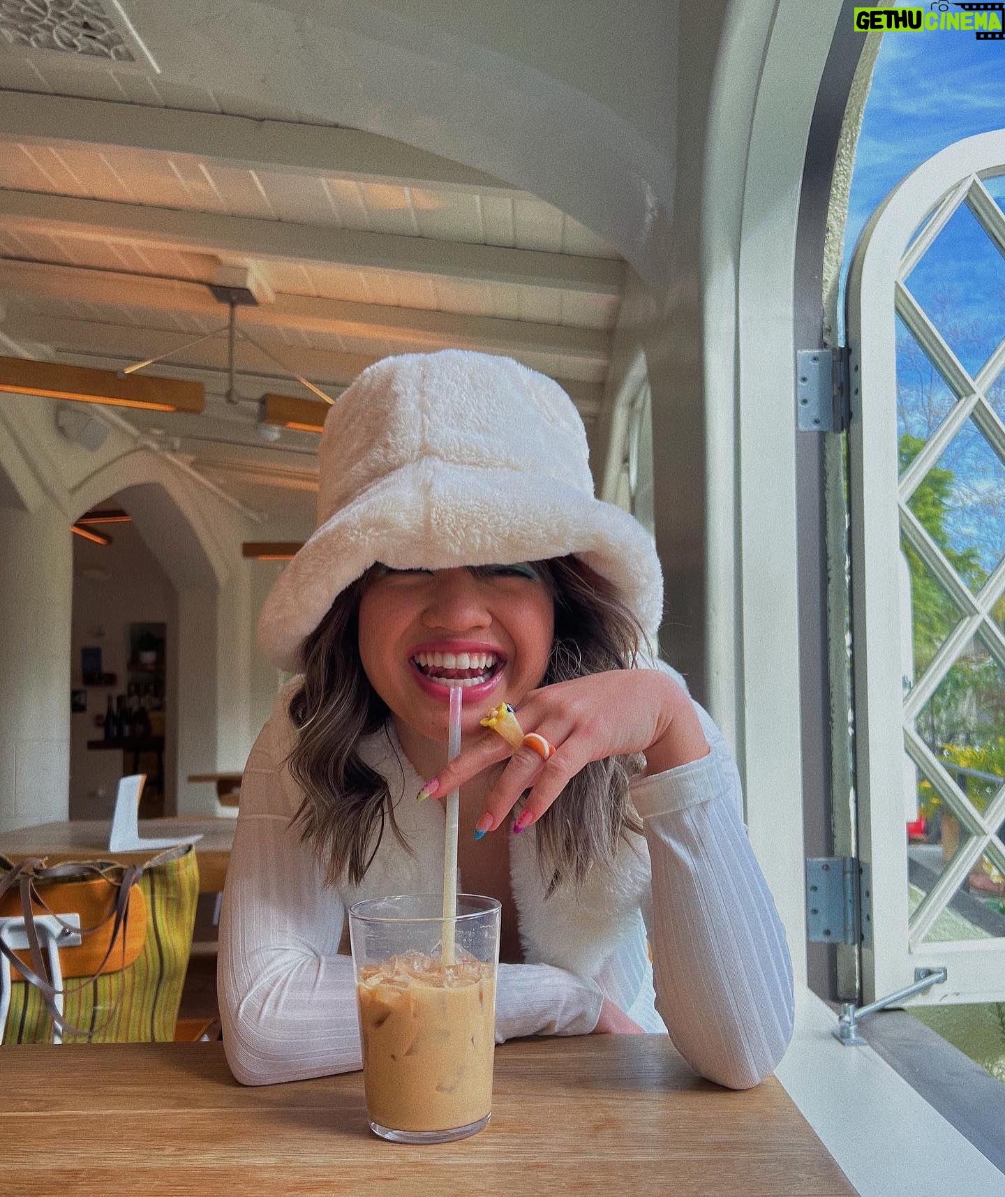 Peyton Elizabeth Lee Instagram - This n that