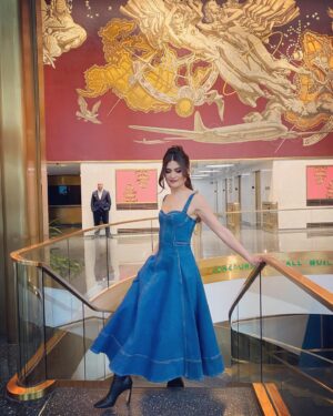 Phillipa Soo Instagram - Denim denim denim please @oscardelarenta @jenniferzeunerjewelry 
@todayshow 

Hair @seijinyc 
MU @miajonesmua 
Styled by @cristinaehrlich 
#press
#camelotbroadway