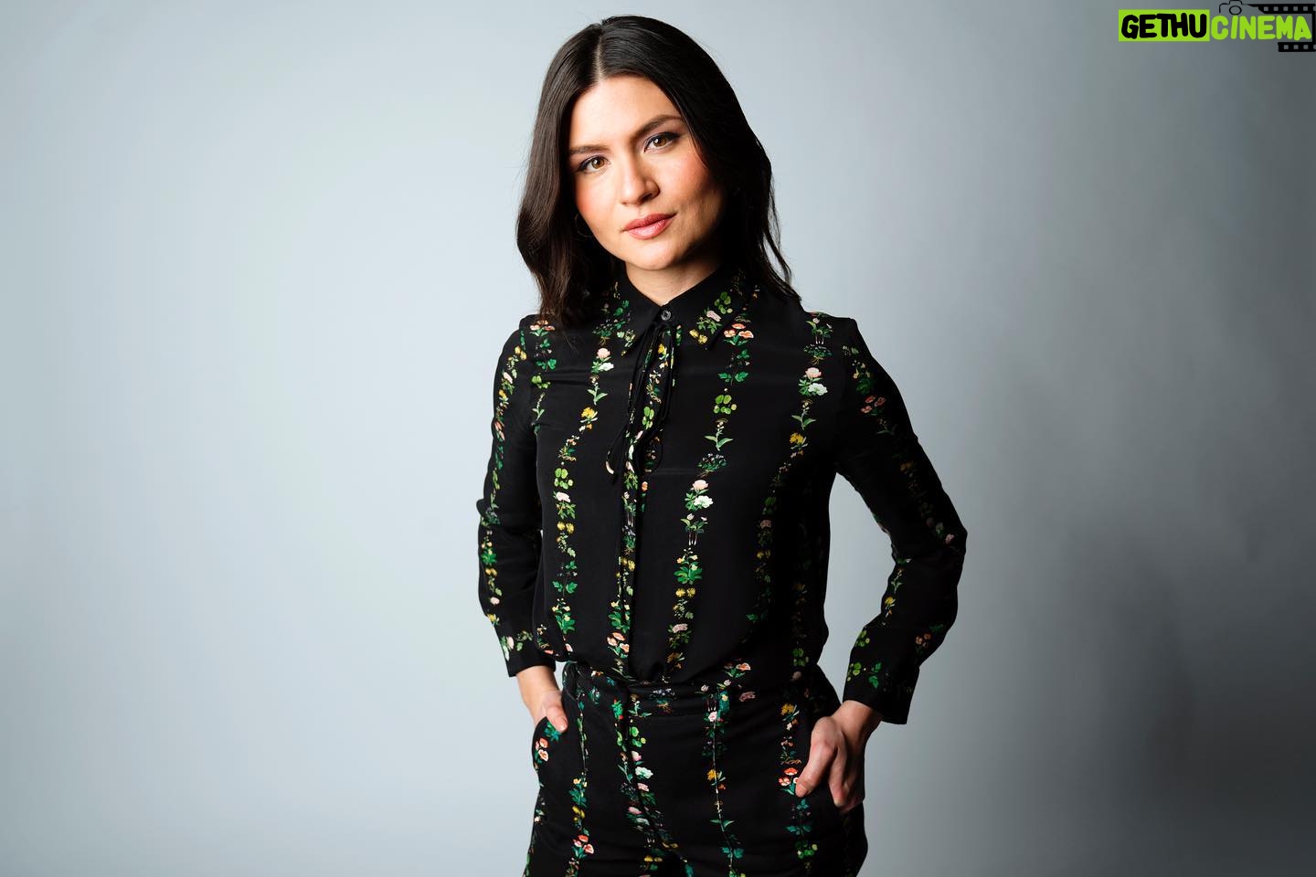 Phillipa Soo Instagram - Thank you for the lovely conversation @usatoday …. #camelotbroadway #lctheatre #intothewoodsbroadway Publication: @USAToday Writer: Patrick Ryan Photos: @krwphoto Hair: @seijinyc Makeup: @miajonesmua Styling: @cristinaehrlich