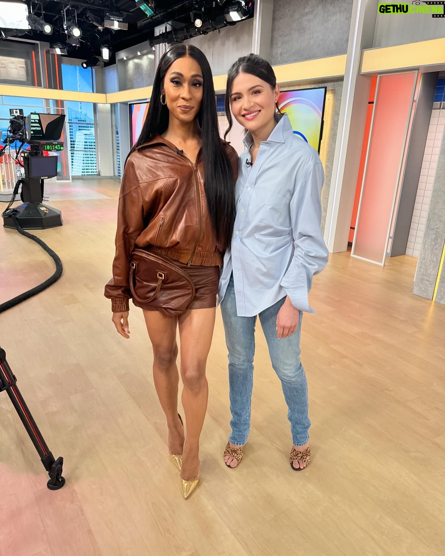 Phillipa Soo Instagram - More #piperchensings today with @nylivingtv @ny1 @siriusxm with a surprise run in with @mjrodriguez7
