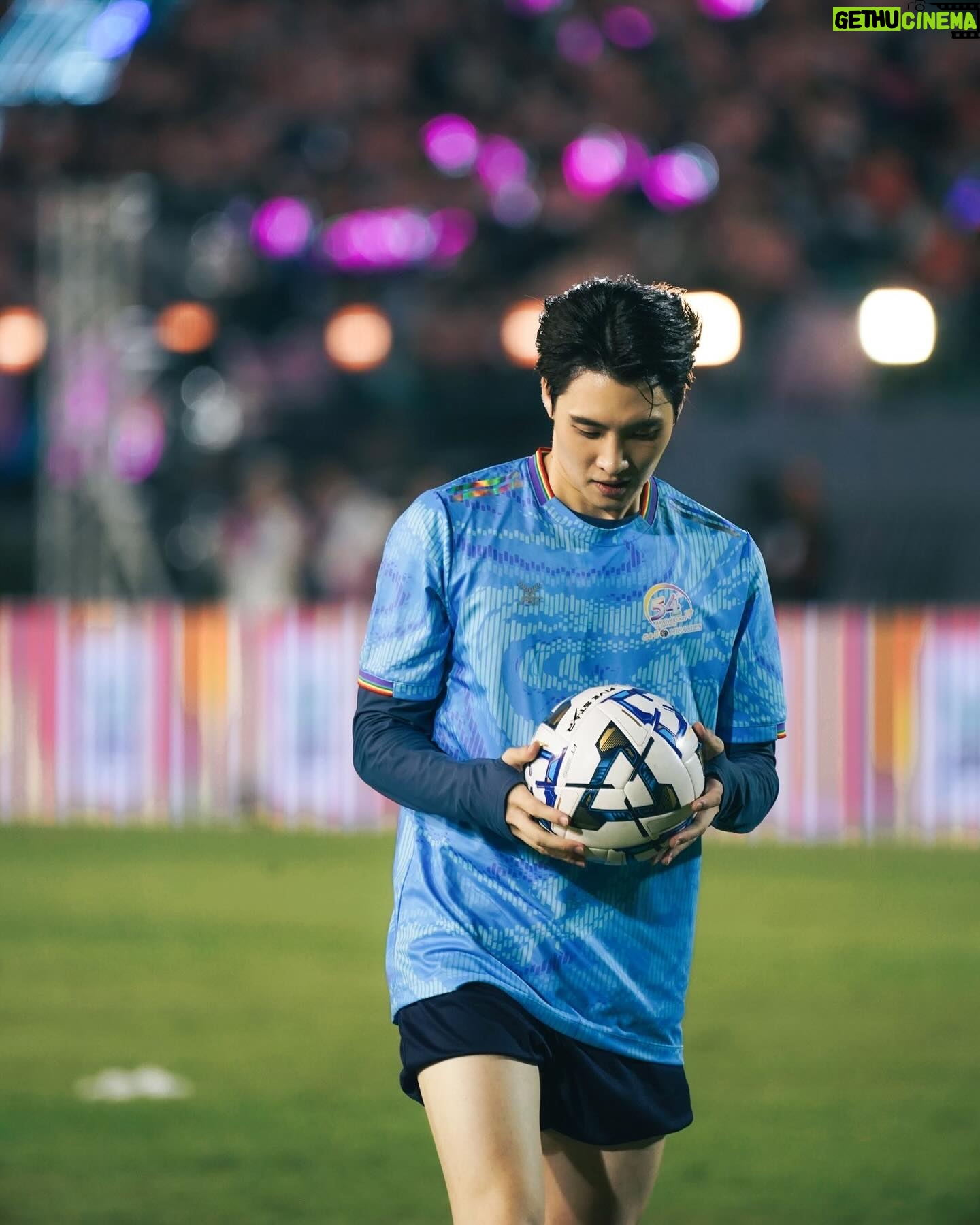Phiravich Attachitsataporn Instagram - Football lover ⚽️ #54ปี3miracles