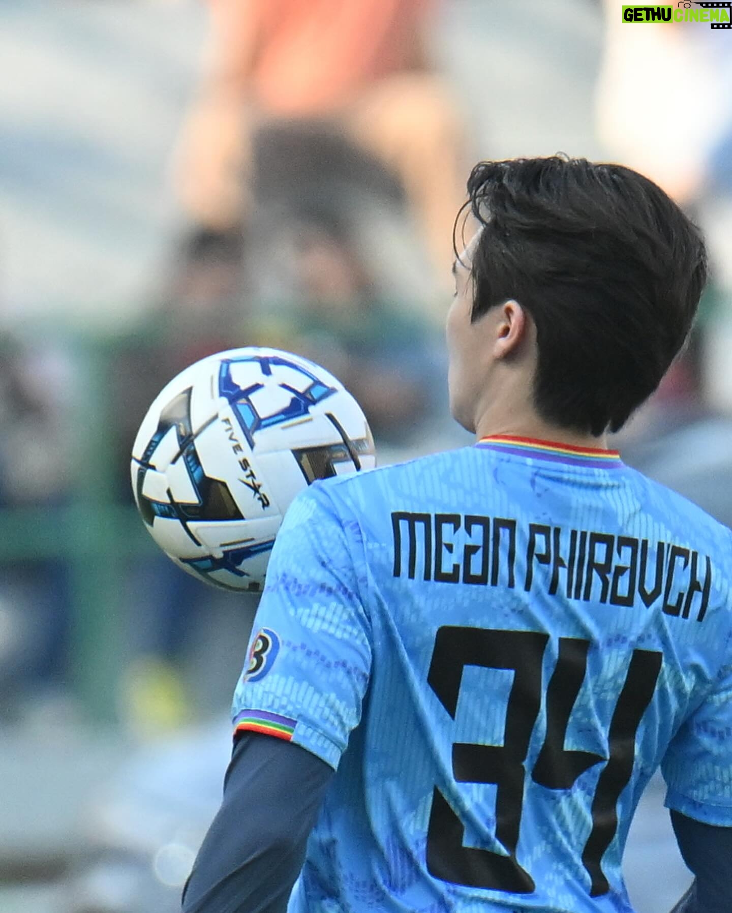 Phiravich Attachitsataporn Instagram - Football lover ⚽️ #54ปี3miracles