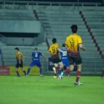 Phiravich Attachitsataporn Instagram - โม้ได้ยันลูกบวช ว่าตอกส้นใส่อดีตทีมชาติมา ⚽️⚽️ เมื่อวานสนุกมาก อนุโมทนาบุญทุกคนด้วยนะครับ คลิปอยู่รองสุดท้าย 📷 #ช้างศึกไม่ทิ้งกัน