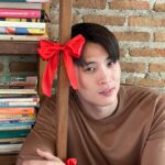 Phiravich Attachitsataporn Instagram - ชั้นหนังสือเวียดนาม | เด็กชายเลขที่34 | หมาแย่งอ่านหนังสือ | โบว์ชั้นหรือโบว์ฉัน