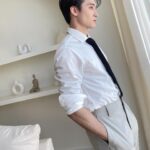 Phiravich Attachitsataporn Instagram - หันมองแบบสุดตา