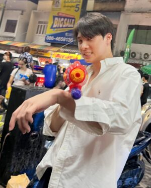 Phiravich Attachitsataporn Instagram - ลงถนนครั้งแรกในรอบหลายปี 🛣️