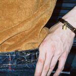 Phiravich Attachitsataporn Instagram – มืดแล้วทำไมยังเหลือง