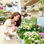 Pichana Yoosuk Instagram - Flower girl🌷🌹🌼🌸🌿 #cafehoppingbkk #cafe #cafebkk #bkkcafe