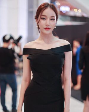 Pichana Yoosuk Instagram - 🖤