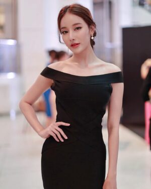 Pichana Yoosuk Instagram - 🖤