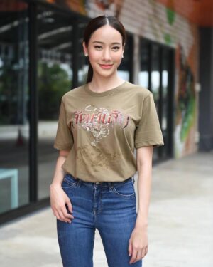 Pichana Yoosuk Instagram - บวงสรวงซีรีส์ "สัตย์เสือ" 

ฝากติดตามพวกเราด้วยนะค้าาาา  #Mono29  ค่า😊🎬