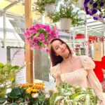 Pichana Yoosuk Instagram - Flower girl🌷🌹🌼🌸🌿 #cafehoppingbkk #cafe #cafebkk #bkkcafe