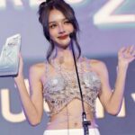 Pichsinee Veerasuthima Instagram – ขอบคุณแฟนเพลงสนับสนุนผลงานเพลงของโบมาเสมอเลยนะคะ ดีใจที่มีทุกๆคน และขอบคุณ @kazzmagazine สำหรับรางวัลด้วยนะคะ 🫶🏽🥹✨ #KAZZAWARDS2024