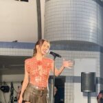 Pichsinee Veerasuthima Instagram - This is BOWKYLION タイ出身のシンガーソングライター ₊˚ ✦ 1st time performing in Tokyo! 🇯🇵 อบอุ่นหัวใจและเปี่ยมไปด้วยพลังมากๆค่ะ ดีใจที่ได้เจอกับทุกคนนะคะ • 日本が大好きです! 🫶🏽✨🇹🇭 ** ปล. พูดไม่รู้เรื่องสักภาษาเลยค่ะ 😆🤣 My clothes was made from recycled waste. It’s Yakult’s Bottle cap! from Thai Designer @pipatchara @pipa_________ 🍑