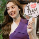Pichukkana Wongsarattanasin Instagram - 💜🥰☕️ ดีใจที่ได้เจอทุกคนน้าาาาา งานเมื่อวานสนุกมากเลย ~ ฝาก เบอร์ดี้3in1ริชเบลนด์ ด้วยนะคะ 💜💜 #เบอร์ดี้xไทยโรบัสต้ารสชาติเพื่อคนไทย #OURPRIDEOURTHAIROBUSTA