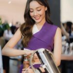 Pichukkana Wongsarattanasin Instagram - 💜🥰☕️ ดีใจที่ได้เจอทุกคนน้าาาาา งานเมื่อวานสนุกมากเลย ~ ฝาก เบอร์ดี้3in1ริชเบลนด์ ด้วยนะคะ 💜💜 #เบอร์ดี้xไทยโรบัสต้ารสชาติเพื่อคนไทย #OURPRIDEOURTHAIROBUSTA
