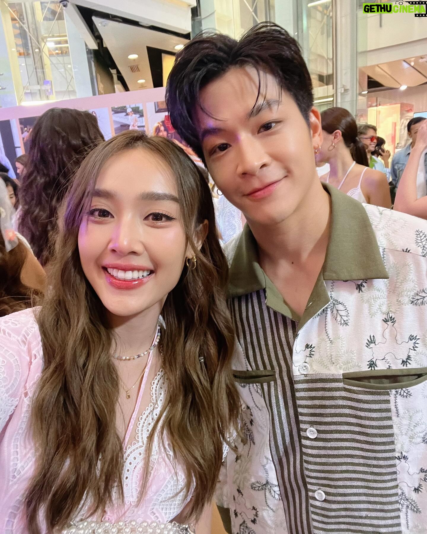 Pichukkana Wongsarattanasin Instagram - 🧡☀️ @annethong @nichath 🧡☀️ @myonlysunshine.official #myonlysunshinexannethongprasom