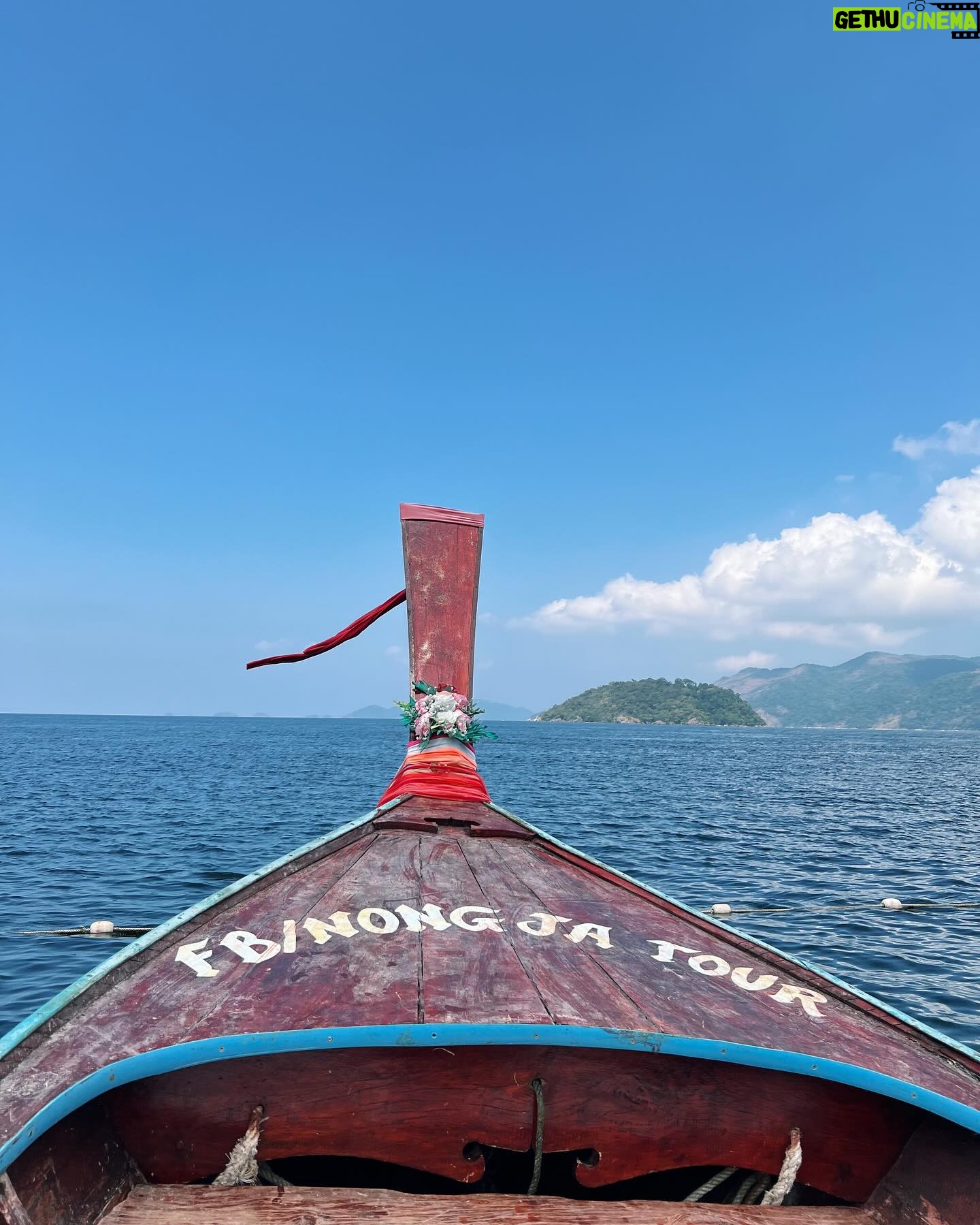 Pichukkana Wongsarattanasin Instagram - ไปติดเกาะมาาา555 ☀️🩵🌊🌴🛶☀️