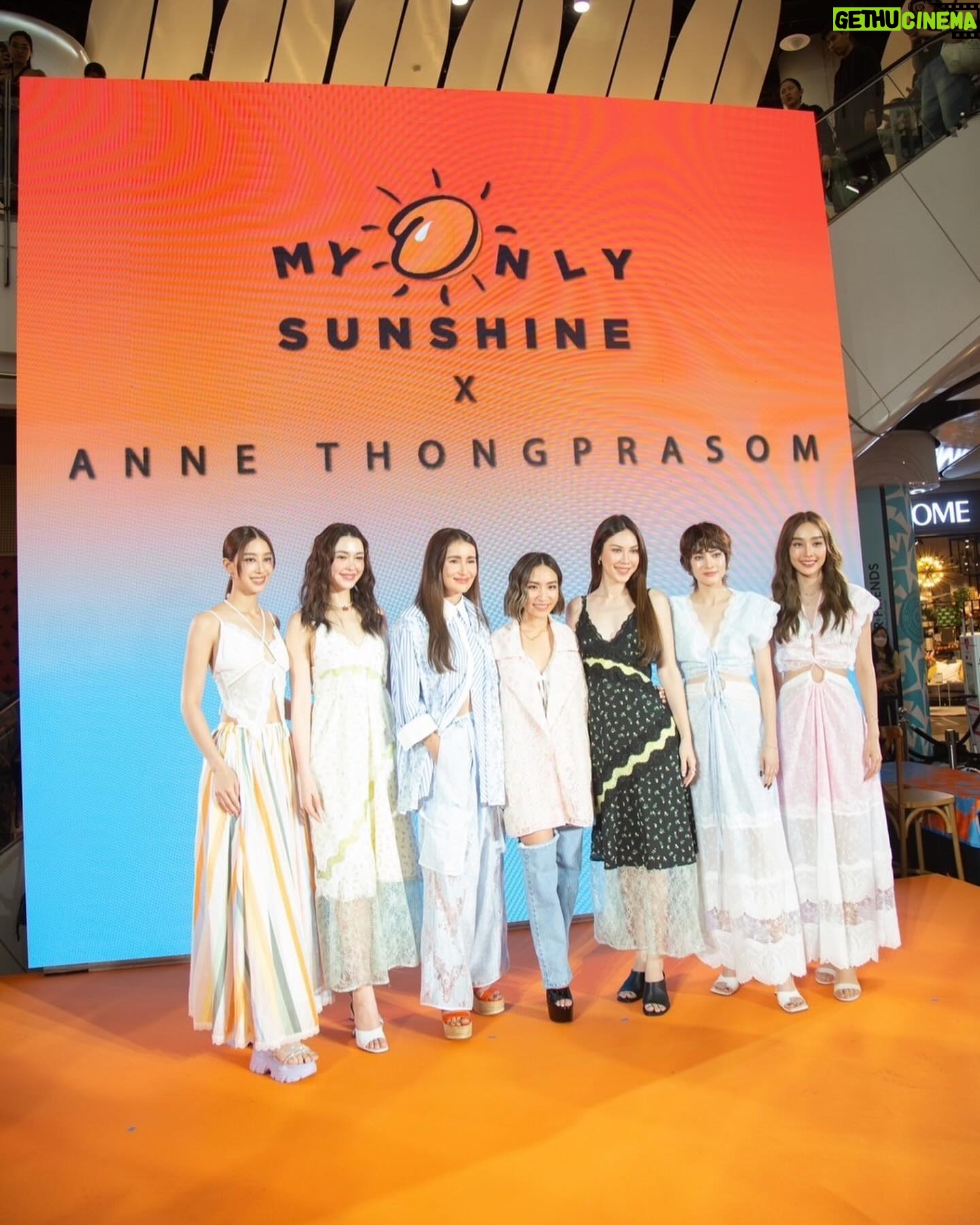 Pichukkana Wongsarattanasin Instagram - 🧡☀️ @annethong @nichath 🧡☀️ @myonlysunshine.official #myonlysunshinexannethongprasom