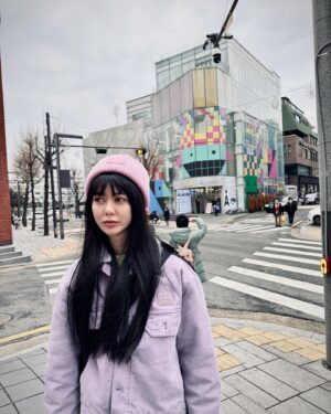Ping-Ya Tai Instagram - 韓國很冷所以我每天都睡到下午2點出門，7點吃完晚飯就直接回飯店。徵志同道合的旅伴

你們出國玩是哪一派？