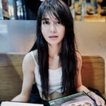 Ping-Ya Tai Instagram – 香港怎麼開始下起雨了呢
