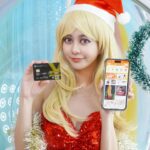 Ping-Ya Tai Instagram - ♫All I Want for Christmas Is…？ 又到聖誕女王Mariah痴痴一年當中唯一要工作的月份了？ 聖！誕！節！對我來說就是淘金的時刻！ 逢年過節...大家有成功讓右手牽起愛人了嗎？ 還沒也沒關係，還有我陪伴大家！ 今年不只要獻出我美妙的歌聲 還要來分享年末怎麼買、怎麼淘才划算 不然你們以為我怎麼每年只靠聖誕歌曲的版稅活下去的？（並沒有） 身兼公司老闆與上有老、下有小的me 聖誕、尾牙買禮物，靠的都是我手上這張神奇的JCB卡 卡片跟衣服一樣不嫌多，但其中JCB卡必備! 年底有滿滿的優惠！ 首先！立刻去辦一張JCB的神奇卡卡 再來只要在淘寶app購物並刷JCB卡 活動限定期間單筆滿額可享結帳立刻減免的優惠（超方便還不用領券喔） 先偷偷告訴大家...我已經下單聖誕節cosplay性感睡衣（？） 12月的刷JCB卡免券優惠先報你們知！ 12/1～12/31 每天00點發放-單筆消費滿2,000元現折200元（當月限量11,500名快搶！） 12/11~12/12 雙12優惠大放送！12/11 20點發放 (設鬧鐘設鬧鐘設鬧鐘！） 單筆消費滿6,000元現折600元 (限量1,000名) 單筆消費滿8,888元現折1,212元 (限量400名) 如果因為在辦正事...錯過的？ 或是手速不夠快的朋友也別灰心！ 2024年還有滿滿的優惠～ 年貨節、3.8節、618年中慶、99划算節⋯ 該唱的唱完了...該淘的也淘完了... 是時候準備為大家獻唱今年最後一首了 ♫All I Want for Christmas Is JCB！ ※未公開檔期之活動詳情將預計於活動開始前於本活動網頁公告之。 ※本活動僅限於手機淘寶APP購物於訂單結帳時刷JCB卡之消費方才適用；任何以行動支付、電子支付方式等進行之支付恕不適用本優惠。 #JCB #買淘寶必備JCB卡 #uniquelyyoursjcb