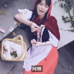 Ping-Ya Tai Instagram - 「有沒有人要買火柴......」 年末將至，冬氣逼人的寒冷街道上 女孩無依無靠，只能靠火柴召喚阿嬤幫忙了 可惜阿嬤忙著渡船，沒時間下凡殺價叫賣 憨孫啊～這年頭誰還在路邊買火柴？ 現在起蝦皮買東西不用再領免運券啦！ 只要結帳金額滿$99起，就享蝦皮店到店免運無限次！ （如本活動或方案內容有調整時，請依蝦皮公告為主） 如果有這個可以無限召喚的火柴 你會想怎麼用？ #蝦皮購物 #免領券免運無限次 @shopee_tw