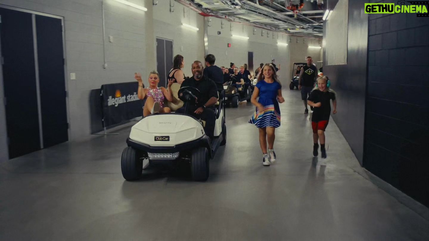 Pink Instagram - HQ stills from award-winning director @davidspearing, who documented the Summer Carnival / Trustfall Tour including backstage scenes with the kids, getting ready, during the show and intimate moments with the band and crew. Check out his incredible tour coverage video 📸 Reel posted on my profile ➡️ @pink_fanclub © @professional_photo_mag