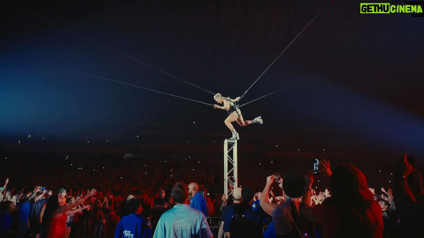 Pink Instagram - HQ stills from award-winning director @davidspearing, who documented the Summer Carnival / Trustfall Tour including backstage scenes with the kids, getting ready, during the show and intimate moments with the band and crew. Check out his incredible tour coverage video 📸 Reel posted on my profile ➡️ @pink_fanclub © @professional_photo_mag