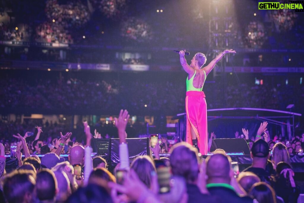 Pink Instagram - Melbourne, our love affair will continue forever 💕 I can’t believe more than 228,000 of you helped make the Summer Carnival tour the biggest-selling tour ever for a female artist at @marvelstadium.au Thank you for showing up to party night after night and creating memories together that will last a lifetime. It’s not goodbye, it’s see ya later. Until next time 💜💜💜