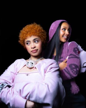 PinkPantheress Instagram - i’m sorry , i love a silly internet moment 😆 boys a liar pt.2 music video out neowwwwwwww on youtube with the one n only @icespice 🤩❤️ 🇬🇧x🇺🇸 the bag stays on too😤

directed by the darlings @georgebuford_   @fhbuford ❤️🧊