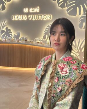 Pinyadar Salinvarradar Instagram - 🍰 🫶🏻 🥽 🪐 🤭