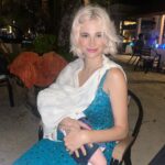Pixie Lott Instagram - wishing you alllllllll the brightest year ahead and just wanted to say thank you really ✨✨✨✨✨✨ this past year has been the fuzziest of them all