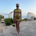 Pixie Lott Instagram - Ibiza baby 🐝🐝🐝