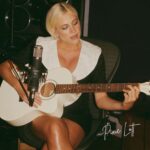 Pixie Lott Instagram - build my world (live at tape studio) is available now - link in bio ✨✨✨ acous video is going up tonight at 6PM 🐝