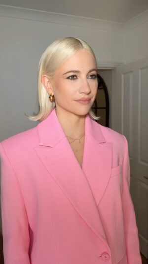 Pixie Lott Instagram - 💓 oh lord 💓
