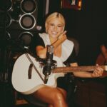 Pixie Lott Instagram - viddy coming on thursday at 6PM for you ✨