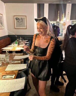 Pixie Lott Instagram - lucky cats ✨ absoluteeeee best time celebrating my bro and I’s bdays at our two fave nostalgia spots of all time ✨ thank you so much for making us feel so spesh
