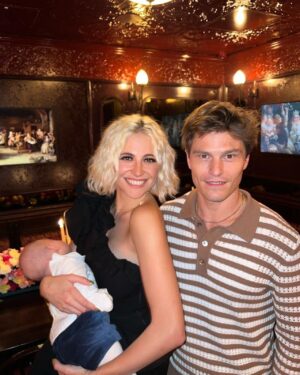 Pixie Lott Instagram - my 🐝 day ✨💝🍀✨❤️💚 thank you so much for the lovely msgs I’m so grateful for everything andddd so hippy happy to be here 💚 and of c as you know will be stretching out the celebrationays because yolo