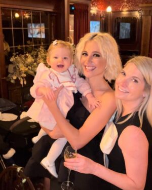 Pixie Lott Instagram - my 🐝 day ✨💝🍀✨❤️💚 thank you so much for the lovely msgs I’m so grateful for everything andddd so hippy happy to be here 💚 and of c as you know will be stretching out the celebrationays because yolo