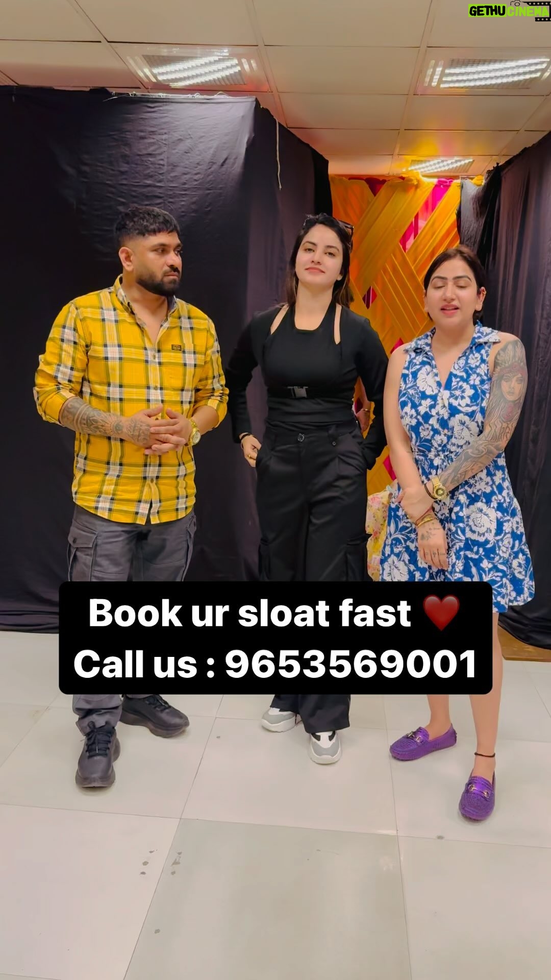 Piyanka Mongia Instagram - Book ur sloat fast guyz šā¤ļø . . . . . #SkincareEssentials #DeTanMagic #FreshSkinReveal #FlawlessGlow #poresexfoliation #reducepigmentation #bestsalonintricity #koreantreatmentinmohali #bridalmakeupinchandigarh 18 #hairextensioninchandigarh #bridalmakeoverinchandigarh 8 #nailarthomeservicesinchandigarh #freshskin #hairextensionhomeserviceinchandigarh #microbladinghomeserviceinchandigarh #koreantreatmentinchandigarh 5.6900 #hairextensionserviceinchandigarh #anudeepchaudhary #1million #viral #super #tranding #anydeep #9653569001 #9653569002 #makeupfreeindia #annudeepkoreanā¤ļø