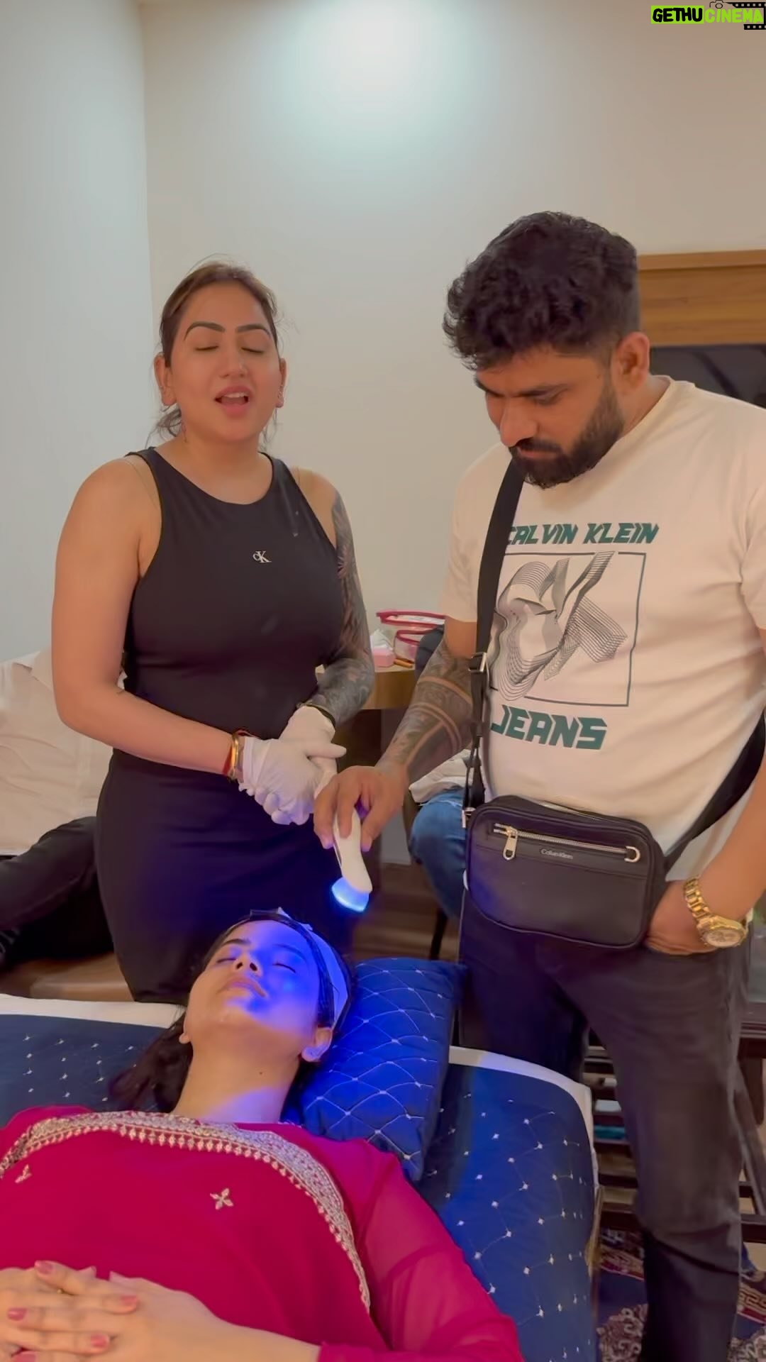 Piyanka Mongia Instagram - Book your appointment call right now 9653569001 #anudeep #1million #viral #viralvideos #viralreels #super #superrea atl ##9653569001 #9653569002 #anudeep #viral noya jadu #surat #jaipur #mumbai #9653569001 #9653569002 #anudeep #superreals #skincare #skincaretips #skinglow #naturalskincare #hairextantion #hydrafacial #anudeep #anudeepkorean
