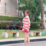 Ploi Horwang Instagram - กำลังเก๊กท่าถ่ายรูปชุด @janesuda_collection ให้แม่ @janesuda —> อยู่ดีๆฝนก็ตกใส่เลยยย ดูจากภาพกันเอาเองวิ่งสุดด ปุ๊ก็ถ่ายไม่หยุด!!!