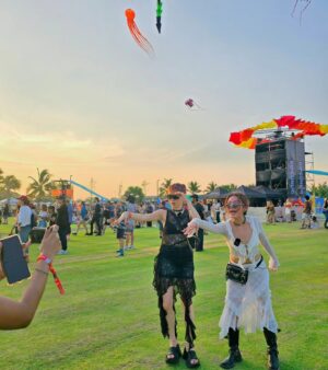 Ploi Horwang Instagram - @horlexxfriends today at HOLA SHAKA FESTIVAL ⭐️

#holashakafestival