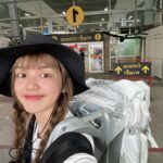 Ploypailin Thangprapaporn Instagram – ยินดีต้อนรับสู่ทริปการเดินทางที่ยาววววนานนน
“คนเดียว”อีกครั้ง 🙂 
ทริปนี้เราจะเดินทางจาก หมอชิต – เอเวอเรสต์ (ทิเบต)
โดยไม่ใช้เครื่องบิน

นั่งทั้งเรือ รถไฟ รถบัส เก็บให้ครบเกือบ 10,000 กิโลเมตร 🙂
ล่องไปตามแม่น้ำโขง เพื่อเรียนรู้วิถีชีวิต วัฒนธรรม ประเพณี ตลอดสายน้ำแห่งนี้ 

ที่จะผ่านสามประเทศด้วยกัน 
ไทย(เชียงของ) -ลาว(หลวงพระบาง)  และจีน(สิบสองปันนา) ยาวไปถึงทิเบต ดินแดนของหิมาลัย

ไม่รู้จะไปถึงไหมจะเกิดอะไรขึ้นก่อนหรือเปล่าแต่จะทำให้ได้!!!
￼
ฝากติดตามเส้นทางการเดินทางครั้งนี้ด้วยนะคะ

กิโลเมตรที่ 1 เริ่มนับ ณ บัดนี้!! ￼