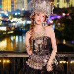 Ploypailin Thangprapaporn Instagram - ถ่ายรูป 4000 บาท ที่จีนได้อะไรบ้าง? ได้ช่างแต่งหน้า ช่างผม ติดขนตาปลอม เทปตาสองชั้น โบกตัวขาวออร่า เรียกได้ว่าแต่งจัดเต็มเหมือนออกงาน (แล้วแต่งโคตรรสวย) ได้ชุดอลังการ (ชุดขึ้นตามราคา ชุดเบาๆก็ถูกลงง55) ได้ช่างภาพถ่ายรูปให้ พร้อมจัดไฟ คิดท่า พาไปถ่ายตามสถานที่จริง จบด้วยได้รูปทุกรูปที่ถ่าย พร้อม รีทัชรูปสวยๆให้ 9 รูป ไม่ชอบคอมเม้นวงให้เขาแก้ได้ และนี้คือรูปที่ผ่านการรีทัชโดยร้านพี่จีนค้าบบ😂 รอประมาณ 1 อาทิตย์