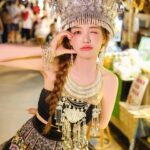 Ploypailin Thangprapaporn Instagram - ถ่ายรูป 4000 บาท ที่จีนได้อะไรบ้าง? ได้ช่างแต่งหน้า ช่างผม ติดขนตาปลอม เทปตาสองชั้น โบกตัวขาวออร่า เรียกได้ว่าแต่งจัดเต็มเหมือนออกงาน (แล้วแต่งโคตรรสวย) ได้ชุดอลังการ (ชุดขึ้นตามราคา ชุดเบาๆก็ถูกลงง55) ได้ช่างภาพถ่ายรูปให้ พร้อมจัดไฟ คิดท่า พาไปถ่ายตามสถานที่จริง จบด้วยได้รูปทุกรูปที่ถ่าย พร้อม รีทัชรูปสวยๆให้ 9 รูป ไม่ชอบคอมเม้นวงให้เขาแก้ได้ และนี้คือรูปที่ผ่านการรีทัชโดยร้านพี่จีนค้าบบ😂 รอประมาณ 1 อาทิตย์