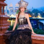 Ploypailin Thangprapaporn Instagram - ถ่ายรูป 4000 บาท ที่จีนได้อะไรบ้าง? ได้ช่างแต่งหน้า ช่างผม ติดขนตาปลอม เทปตาสองชั้น โบกตัวขาวออร่า เรียกได้ว่าแต่งจัดเต็มเหมือนออกงาน (แล้วแต่งโคตรรสวย) ได้ชุดอลังการ (ชุดขึ้นตามราคา ชุดเบาๆก็ถูกลงง55) ได้ช่างภาพถ่ายรูปให้ พร้อมจัดไฟ คิดท่า พาไปถ่ายตามสถานที่จริง จบด้วยได้รูปทุกรูปที่ถ่าย พร้อม รีทัชรูปสวยๆให้ 9 รูป ไม่ชอบคอมเม้นวงให้เขาแก้ได้ และนี้คือรูปที่ผ่านการรีทัชโดยร้านพี่จีนค้าบบ😂 รอประมาณ 1 อาทิตย์