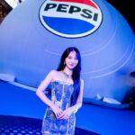 Ployshompoo Supasap Instagram - 💙 PEPSI INTO THE NEW ERA @PepsiThai เปิดสู่โลกใหม่ของเป๊ปซี่กับ IMMERSIVE GLOBE 360 Visual & Sound Interactive เพื่อฉลองโลโก้ใหม่ สาย Content ห้ามพลาดเลยน้าา จองบัตรเข้าชม PEPSI IMMERSIVE GLOBE ได้แล้วตั้งแต่วันที่ 25 กุมภาพันธ์ - 3 มีนาคม 2567 ที่ลานเซ็นทรัลเวิลด์ แค่แอด LINE @Pepsi จองฟรี! ไม่มีค่าใช้จ่าย #PEPSIINTOTHENEWERA #เป๊ปซี่ซ่าหน่อยมั้ย