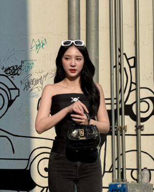 Ployshompoo Supasap Instagram - Summer time 🖤
@versace